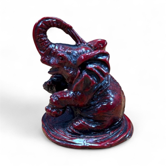 Red Resin Elephant Spraying Water Figurine Decor Good Luck Charm 2.5” Vintage - Picture 8 of 11
